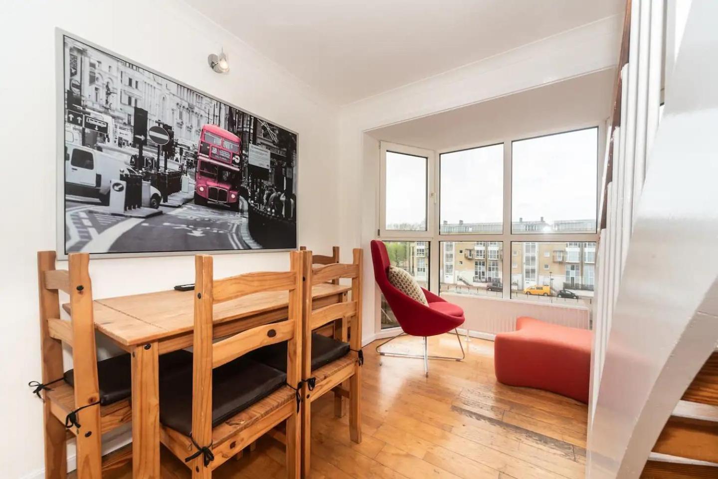 Sunny Maisonette With Views Over Canary Wharf, London Exterior photo