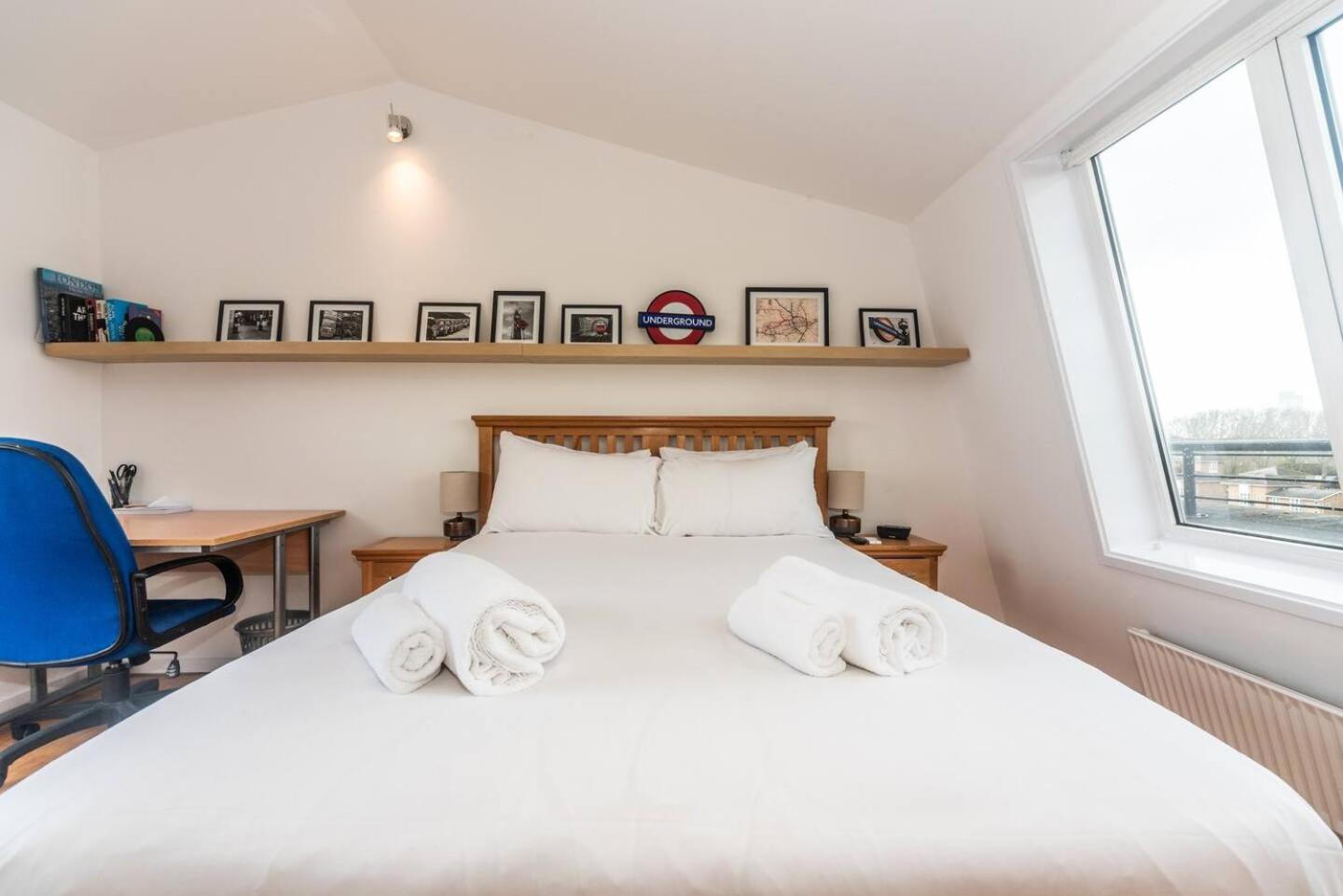Sunny Maisonette With Views Over Canary Wharf, London Exterior photo