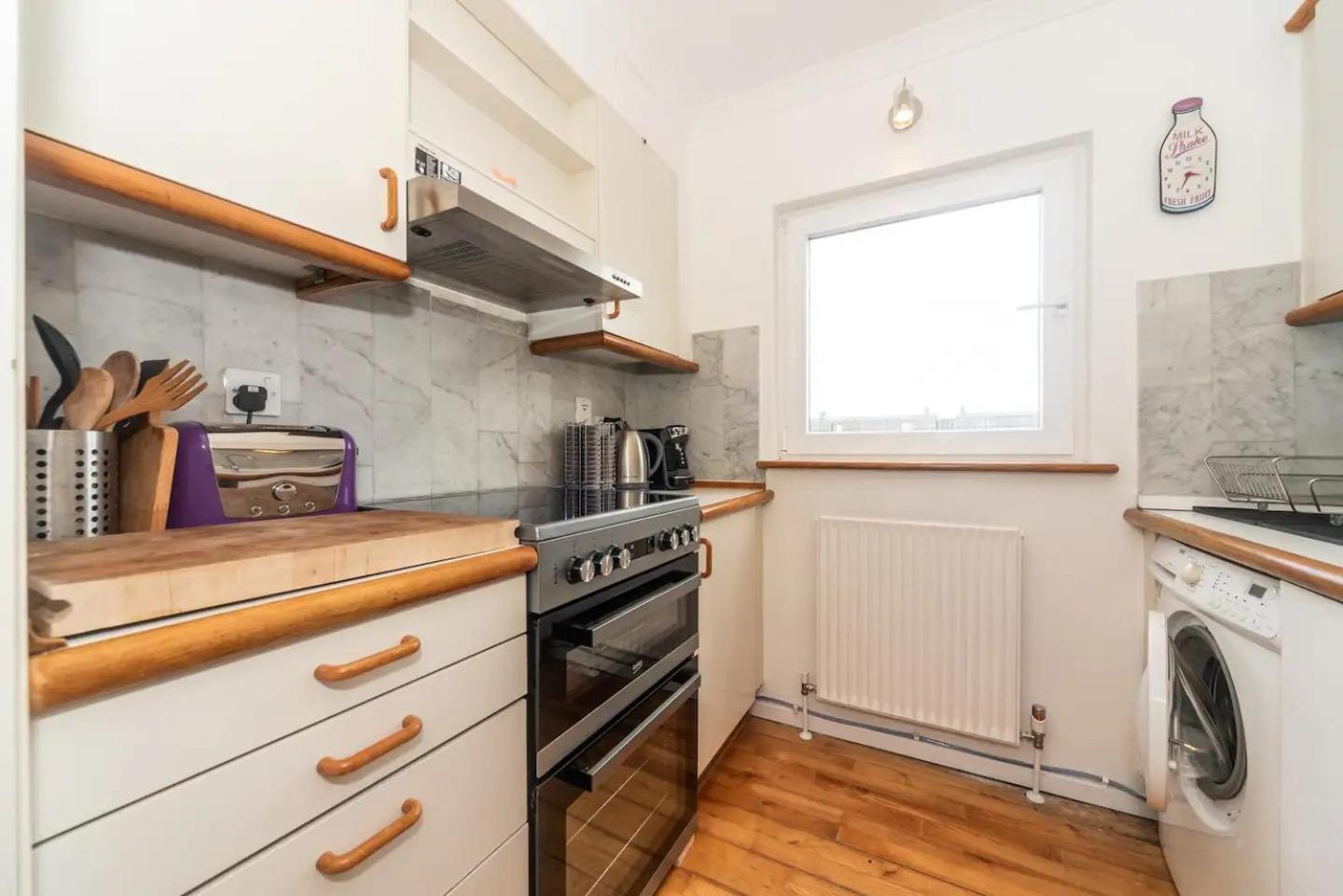 Sunny Maisonette With Views Over Canary Wharf, London Exterior photo